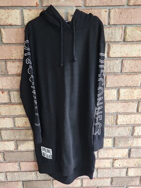 Divided‎ H&M Size 10 Black Hoodie Dress with Sleeve Graphic